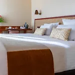Hotel Sacha